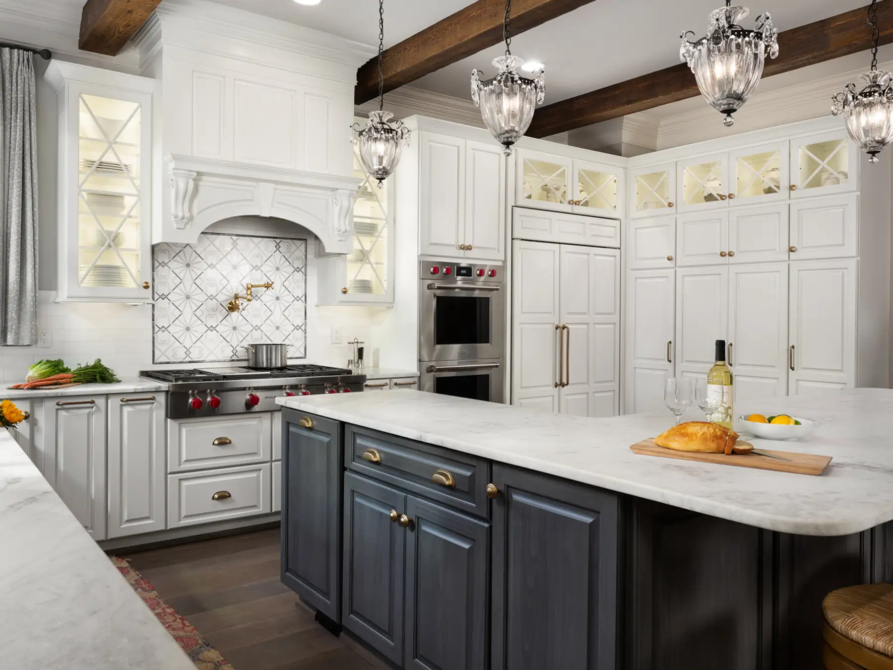 Beautiful wood species by Shiloh Cabinetry from Hammond Kitchens and Bath in Melbourne and Tampa FL